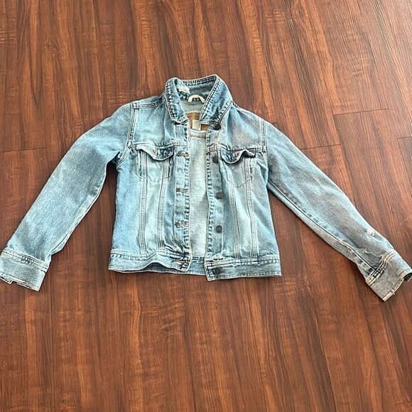 Perfect Jean Jacket - Hollister Jean Jacket - Size Small Jacket - Picture 1 of 4